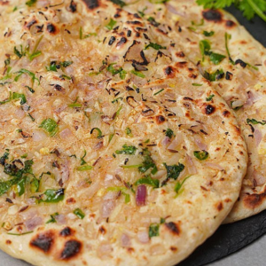 Kulcha (Onion/Paneer)